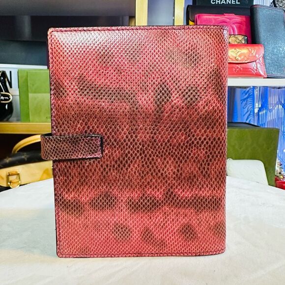 Gucci RARE Python Pink/Red Black Leather Silver Hardware Agenda Passport Holder - Picture 3 of 14